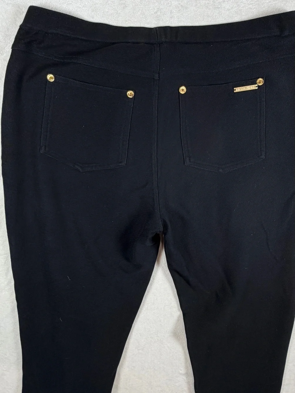 Michael Kors Size M Black Pull-On Slim Strerch Pants with Gold Logo Tag
